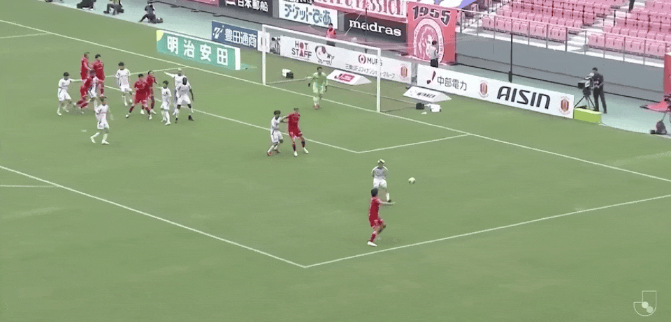 ⚽日职联半场：原辉绮中门框，名古屋鲸鱼暂0-0新潟天鹅