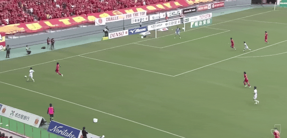 ⚽日职联半场：原辉绮中门框，名古屋鲸鱼暂0-0新潟天鹅
