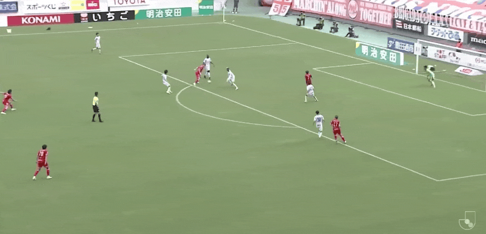 ⚽日职联半场：原辉绮中门框，名古屋鲸鱼暂0-0新潟天鹅