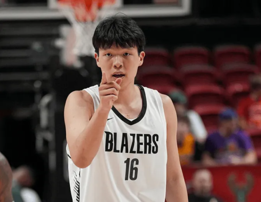 状元VS榜眼！夏联最失败球队诞生！湖人13分大胜，杨瀚森霸气隔扣
