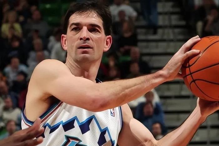 拿下助攻王最多的球员是谁?斯托克顿9次拿下该荣耀