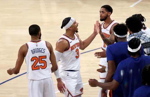 九游体育官网入口-【现场】361刀票价见证疯狂 纽约逆转创季后赛纪录