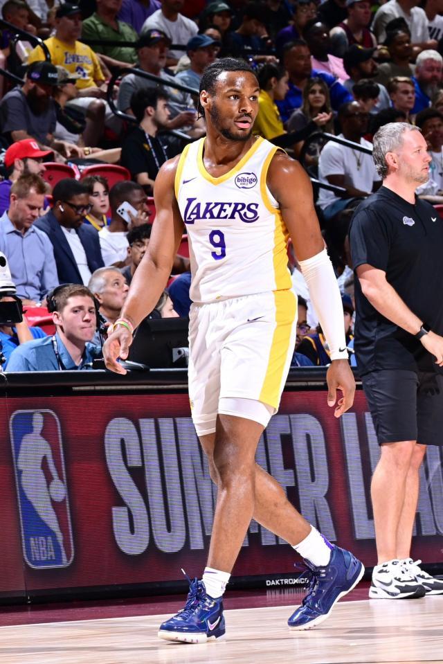 九游体育app-三分15中0！布朗尼再遭狂嘲：要是小崔有他的时间？