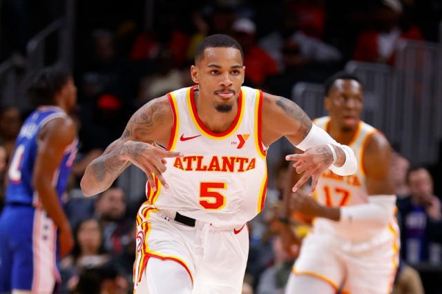 九游体育app-16战11负哈姆帅位无忧 湖人引援目光投向老鹰穆雷