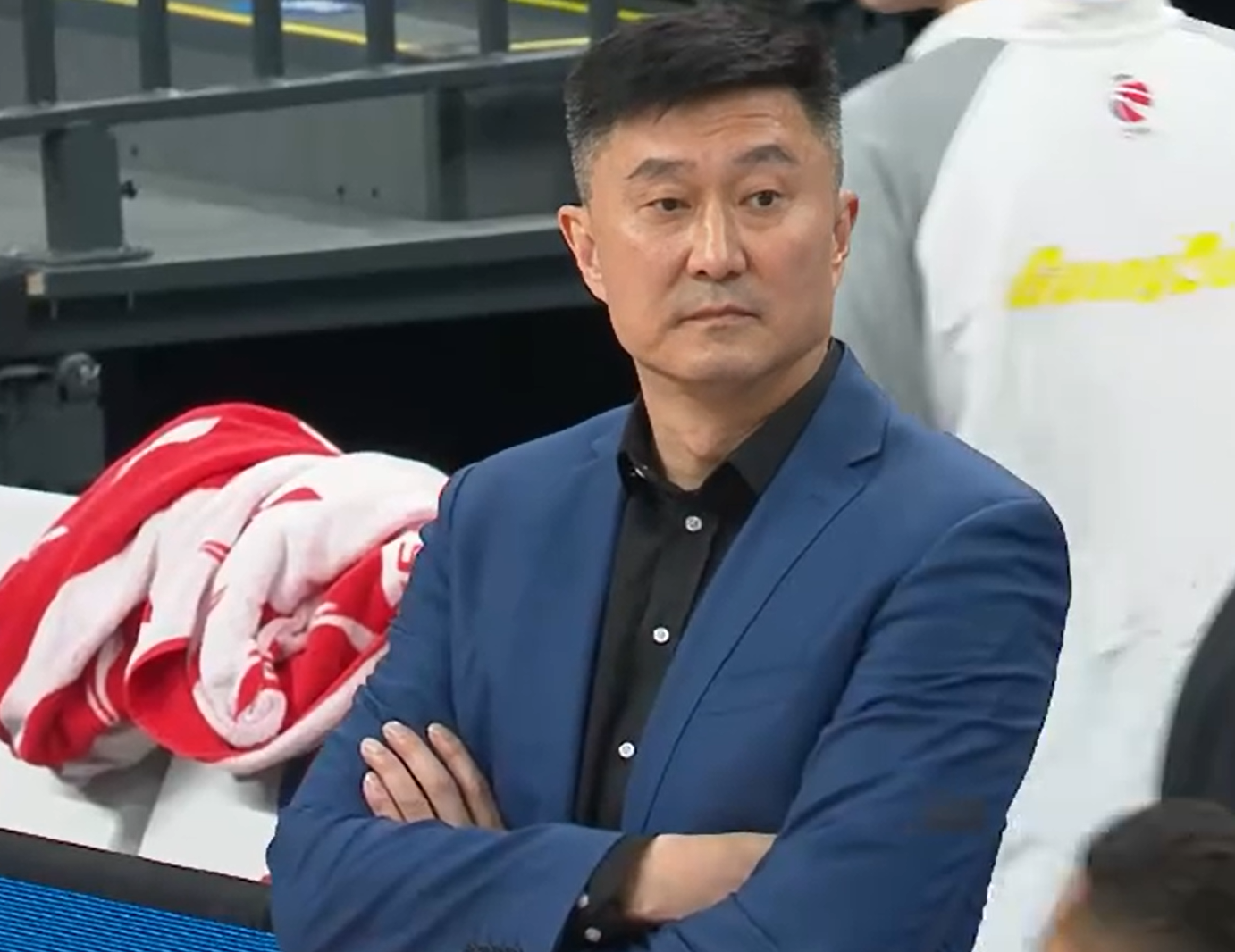 九游体育-输上海40分!杜锋有4个败笔,是广东队输球的主要因素