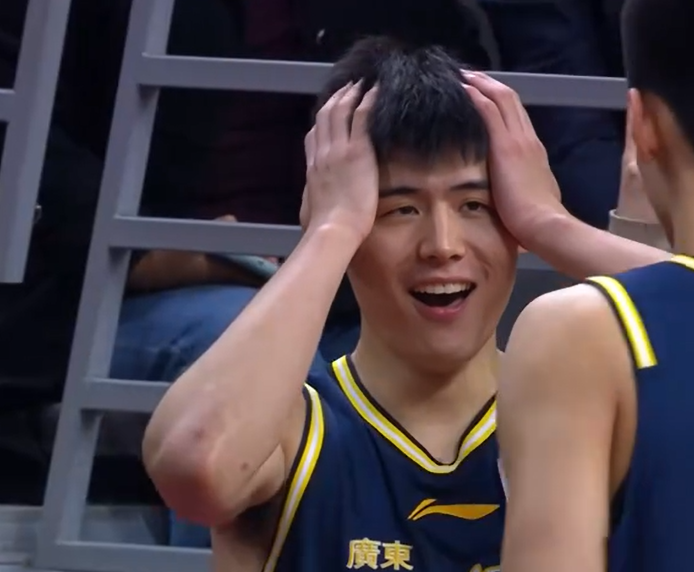 九游体育-输上海40分!杜锋有4个败笔,是广东队输球的主要因素