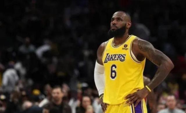 1674717621560023352.png 九游体育app-21+12+4!浓眉复出状态出色 詹姆斯获难得划水机会