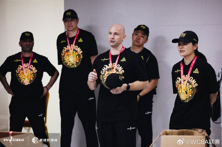 九游体育官网入口-尘埃落定，举杯同庆！所有的汗水与热泪，都在此刻化为圆满